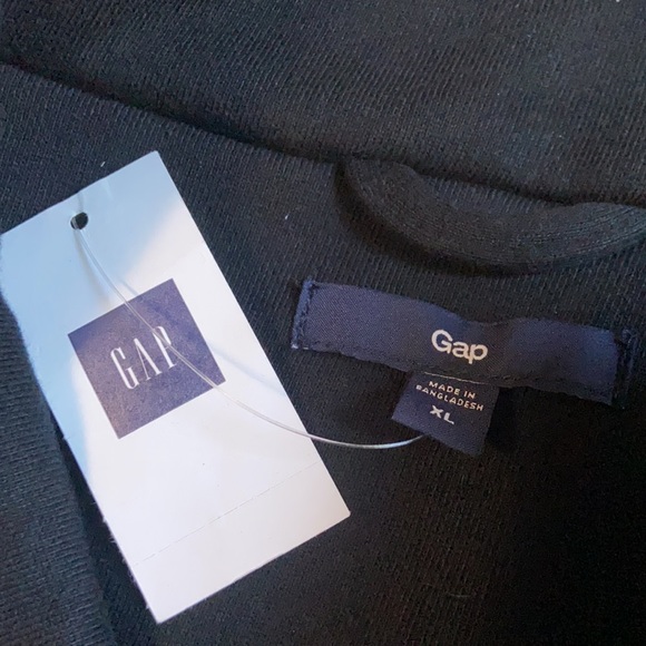 Gap black zipper front jacket size XL In good condition never worn - Picture 2 of 7